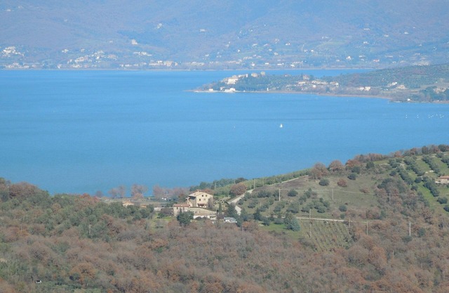 Panicale - Apartment in altem Bauernhaus, ruhige Landschaft, Pool, Seeblick.
