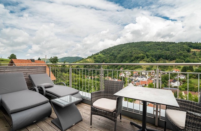 Panorama Naturzimmer 'Vogelnest' mit Zirbenholz, Panoramaausblick und Klimaanlage