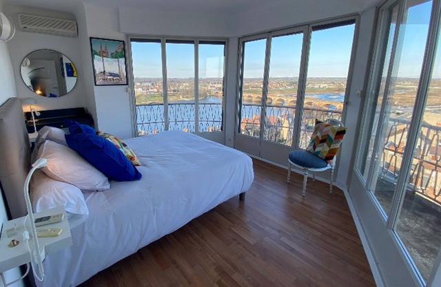 Panorama-Wohnung im Zentrum von Moulins mit Terrasse, 2 Schlafzimmern und modernen Annehmlichkeiten