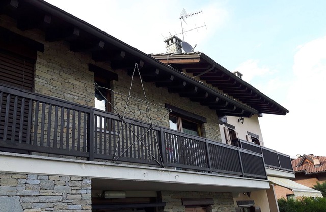Panorama-Wohnung in einem Ferienhaus mit Grünfläche