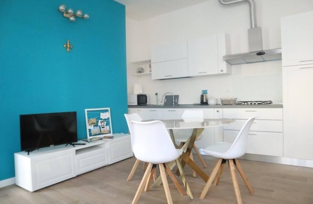 Panoramic bright apartment, 5 minutes from Florence Santa Maria Novella