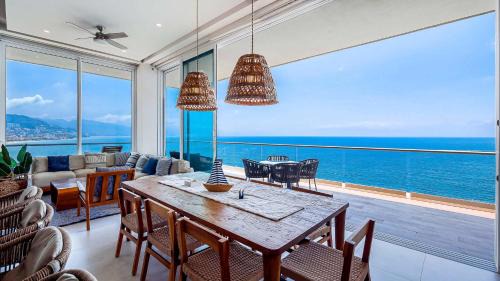 Panoramic Hot Tub Oceanview Luxury 4BR Penthouse