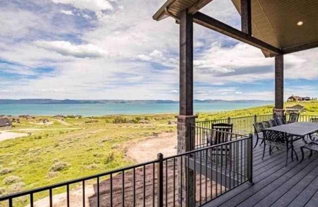 Panoramic Lake Views, Pool, Hot Tub, Gameroom!