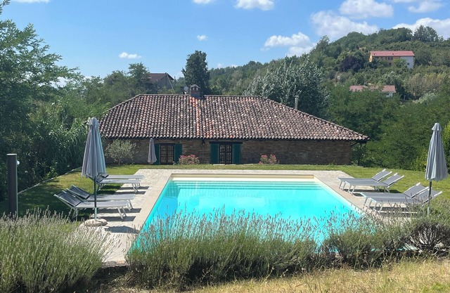 Panorama gelegene Luxusvilla mit 12x6 Pool, kostenlosem WiFi
