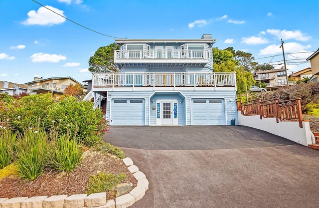 Panoramic Ocean and Sunset Views with EV Charging available