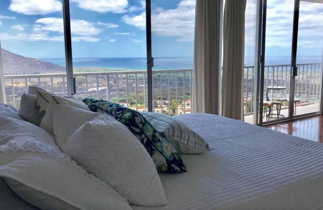 Panoramablick auf das Meer / die Berge Condo