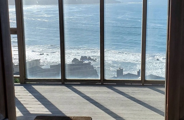 Panoramic Ocean Views walk to the Beach