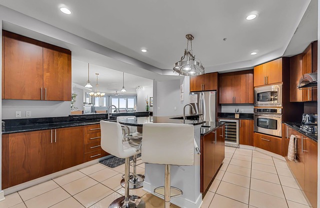 Panoramic Oceanview Penthouse Luxury Beach Condo