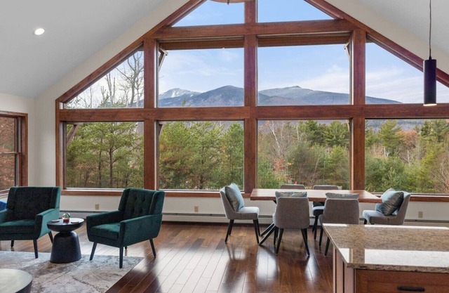 Panoramic View Whiteface, Hot tub, gas fireplace