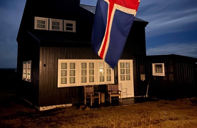 Panoramic Views- Nature- Northern lights cottage- NO 1- in Iceland.