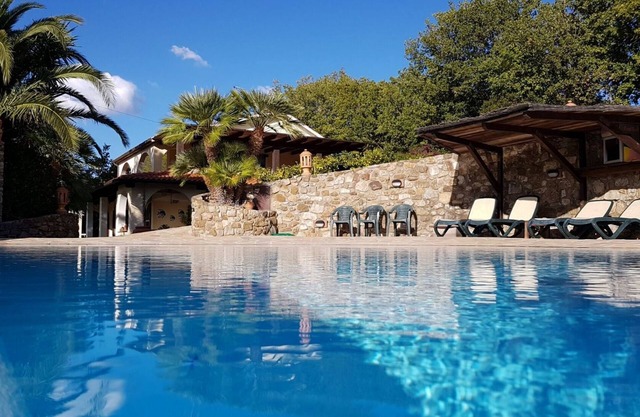 Panorama-Villa mit Pool und Garten