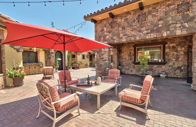 Panoramic Vineyard Views Temecula Casita, Minutes from Wine Tasting, on 12+ Acres, Outdoor Fireplace