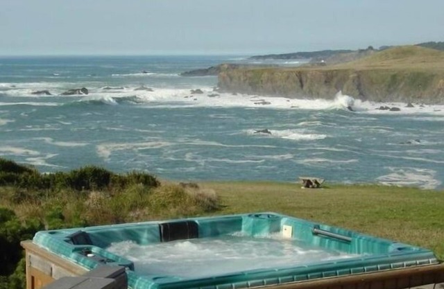 Panorama WhiteWater Oceanfront CliffTop: Landzungen / Bucht / Ocean Vistas