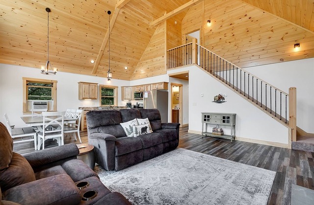 Papa Moose Lodge | 4 Bed, 3 Bath