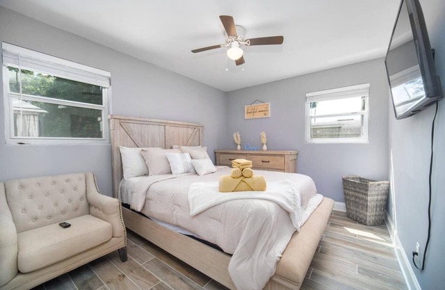 ~Spring Fling Sleeps 12 Heated Pool~