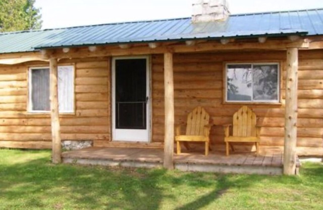 Papins Resort Cabin #2