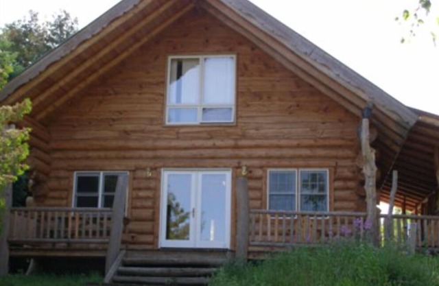 Papins Resort Caribou Lodge