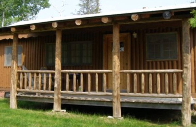 Papins Resort Crow Cabin