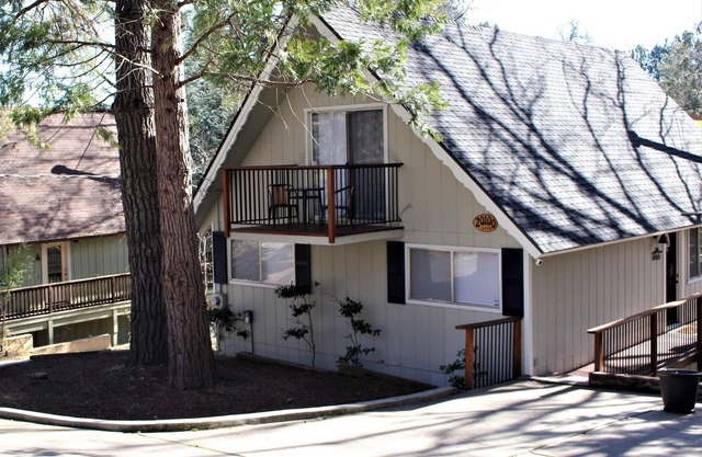 Kurzurlaub in Pine Mountain Lake ~ Free WiFi ~ Mit Blick auf den Golfplatz!