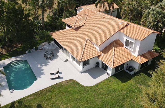 Completely private pool overlooking Lake Sumner!