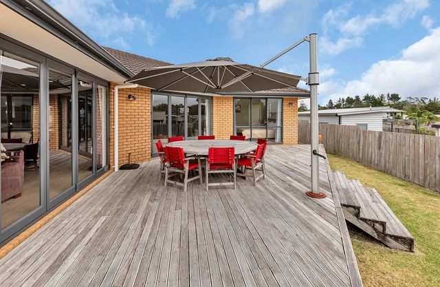 Paradise at the Bay - Ruakaka Holiday Home