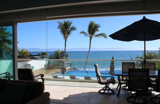 Das Paradies wartet! Exklusive Eigentumswohnung am Strand mit Blick auf Bahía de Banderas