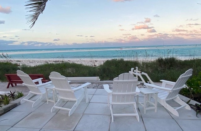 Paradise Beach Cottage, Pink Sands, kristallklares Wasser w / Kajaks und Golf Cart
