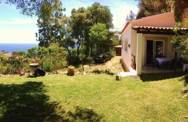 Paradise Cottage Over the See, betwen the montain and the sea, privaticy