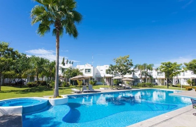 Paradise home with pool, Beach at 10 min CTE14