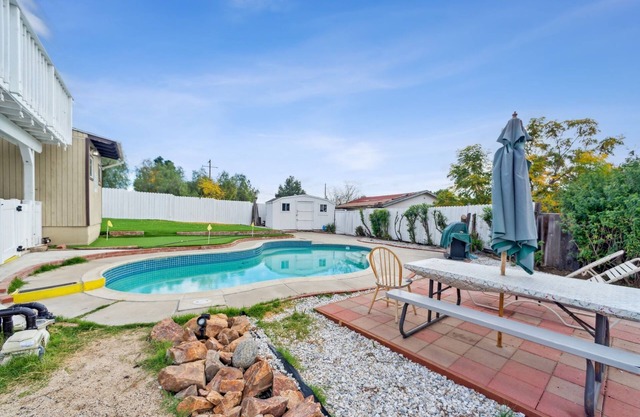 Paradise On Earth 3 Bedroom Residence by RedAwning