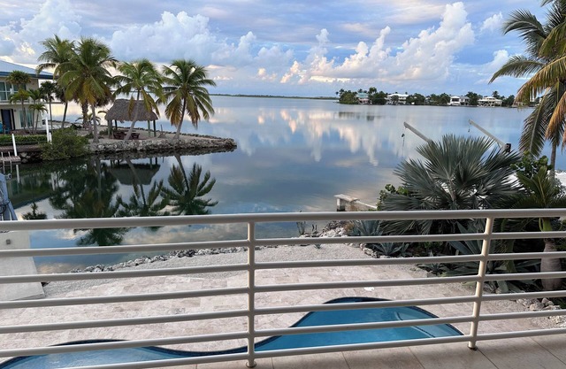 PARADISE on Sugarloaf Key! 704-650-8105 For current details.