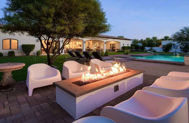 In der Nähe der alten Stadt! Enorm. Fun, Amazing Hinterhof, in toller Lage! Buchung schnell!