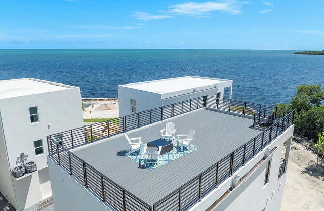 New Oceanfront 3BR/3BA w/ Rooftop Deck, Epic Views & Pet Friendly