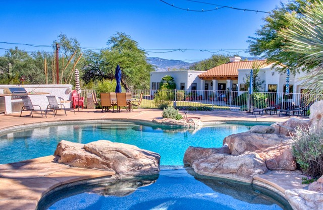 Paradise Tucson Home with Private Pool - 9 Mi to Saguaro Nat'l Park!