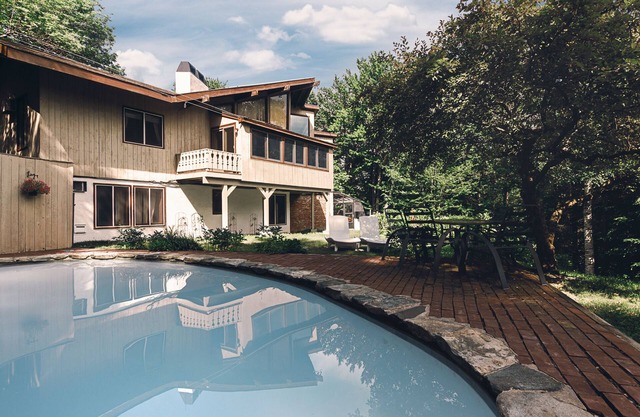 Paradise Vermont, Nature Chalet With Indoor Hot Tub
