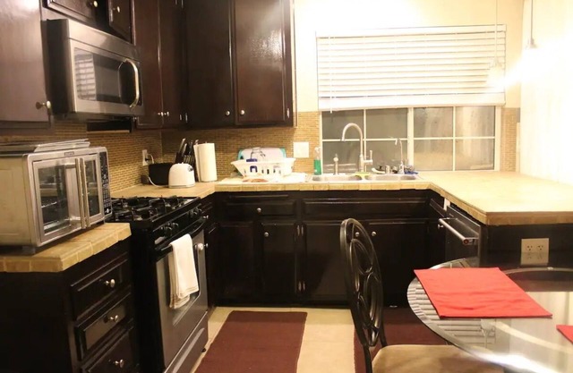 Paraiso 5 has a beautiful mountain view. Clean, safe, quiet with parking spots.