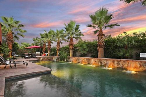 Paramount - Relax & Entertain w/Resort Amenities - Pool/Spa & Full Game Room!