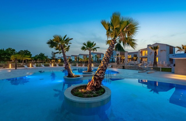 Pareus Beach Resort
