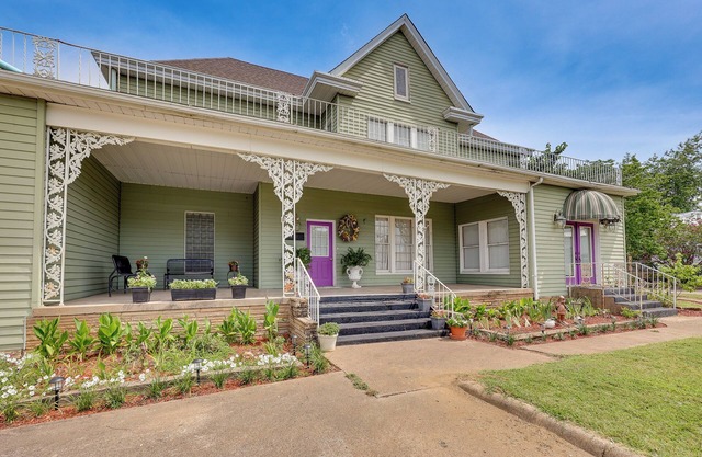 Paris Vacation Rental ~ 15 Mi to Mount Magazine!