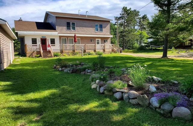 Park Avenue Lodge: Wake Up to Spring – Cozy Comfort & Outdoor Thrills!