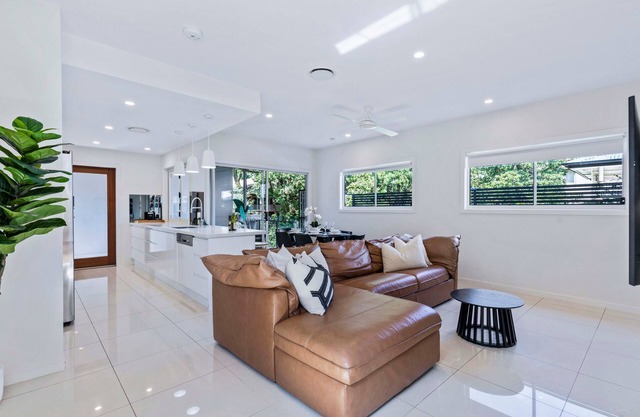 New Chic 3bdm Stadthaus in Auchenflower, 4. 5 km nach Brisbane CBD Stadt schläft