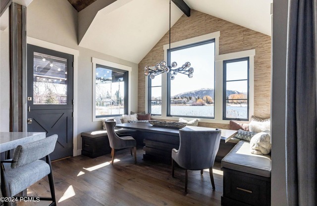 Park City Luxury Lakefront w/Spectacular Views! Hot Tub, 4min to Ski Lift, 5BR.