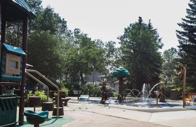 Park Life Retreat - King Bed - Pet Friendly - Clean!