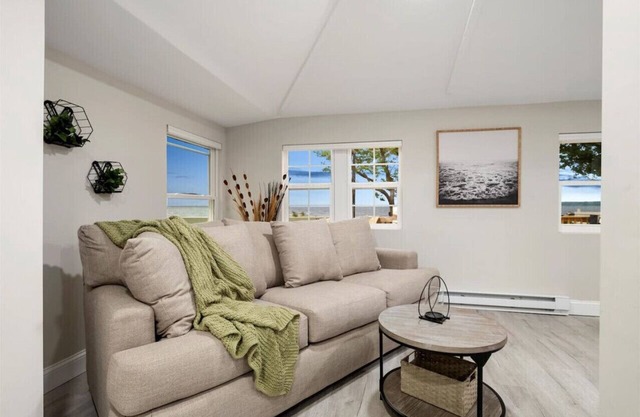 "Park"-Peaks on the Beach/Sleeps 12!