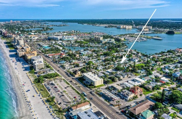 Park Shore Suite 7! Steps to Madeira Beach Access!