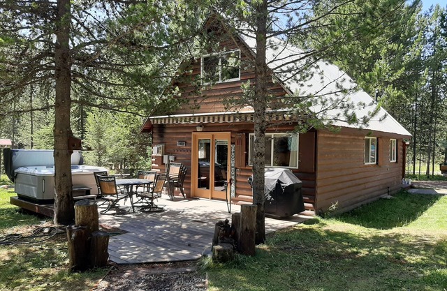 Onkel Toms Hütte, 5 Betten, 30 Meilen nach Yellowstone,