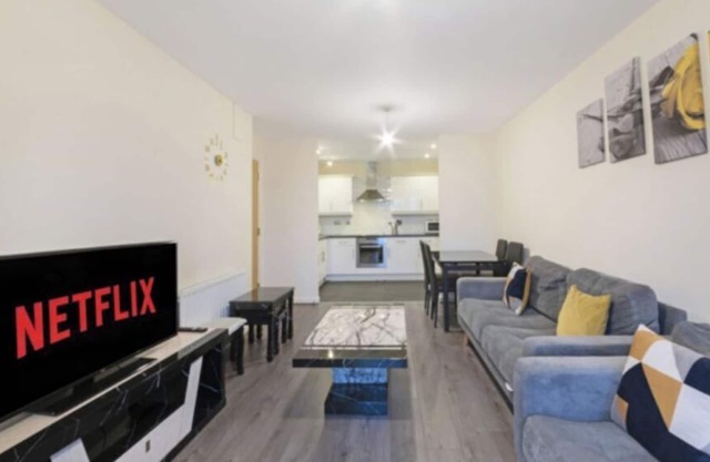 Parkhouse Court 2 Bedroom 2 bath Flat