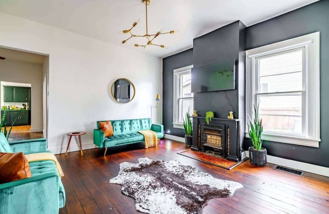 Chillicothe Master House - Luxe | Downtown | Pet Friendly | Free Parking!!