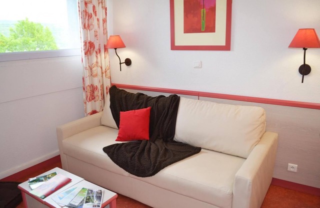 Schwimmbad, parkmöglichkeiten, fernseher, 49m², Les Rousses