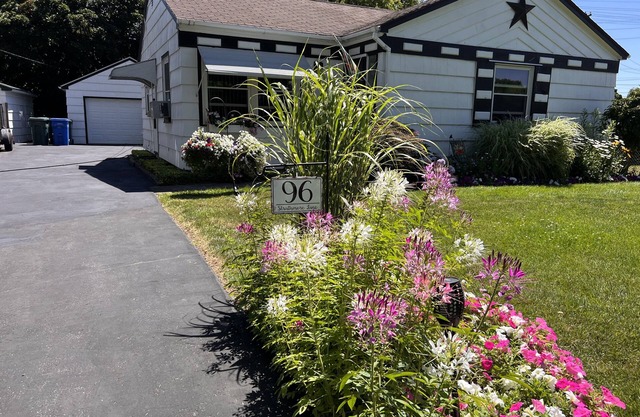 Parkside ranch on deadend street in North winton Village